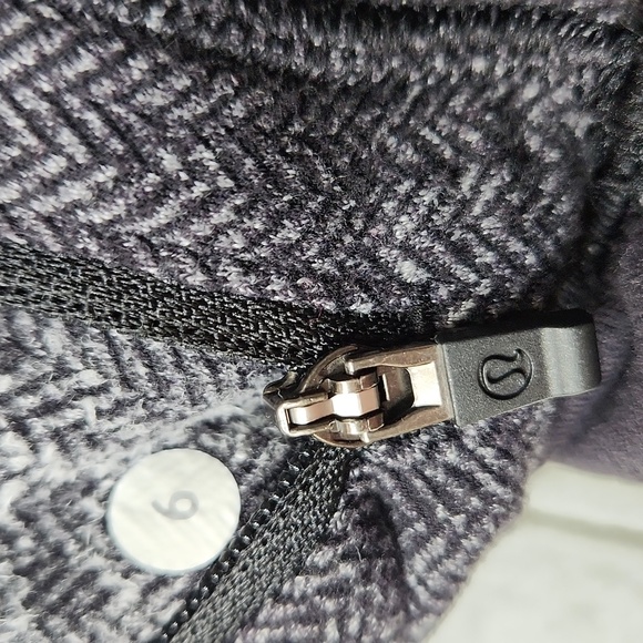Lululemon Think Fast Hoodie, herringbone size 6 - Picture 10 of 10